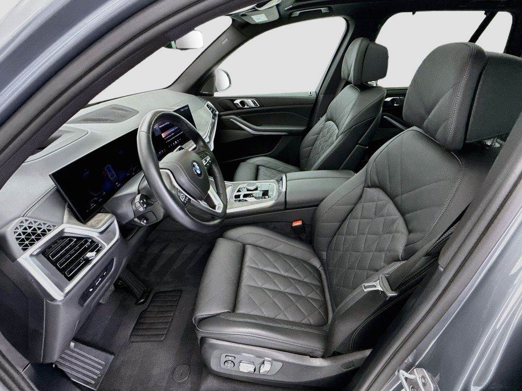 Thumbnail: 2026 BMW X5 - 18