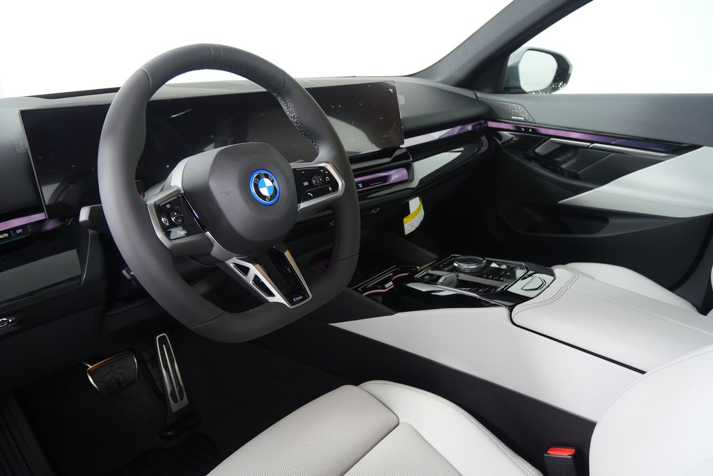2026 BMW i5 eDrive40 13