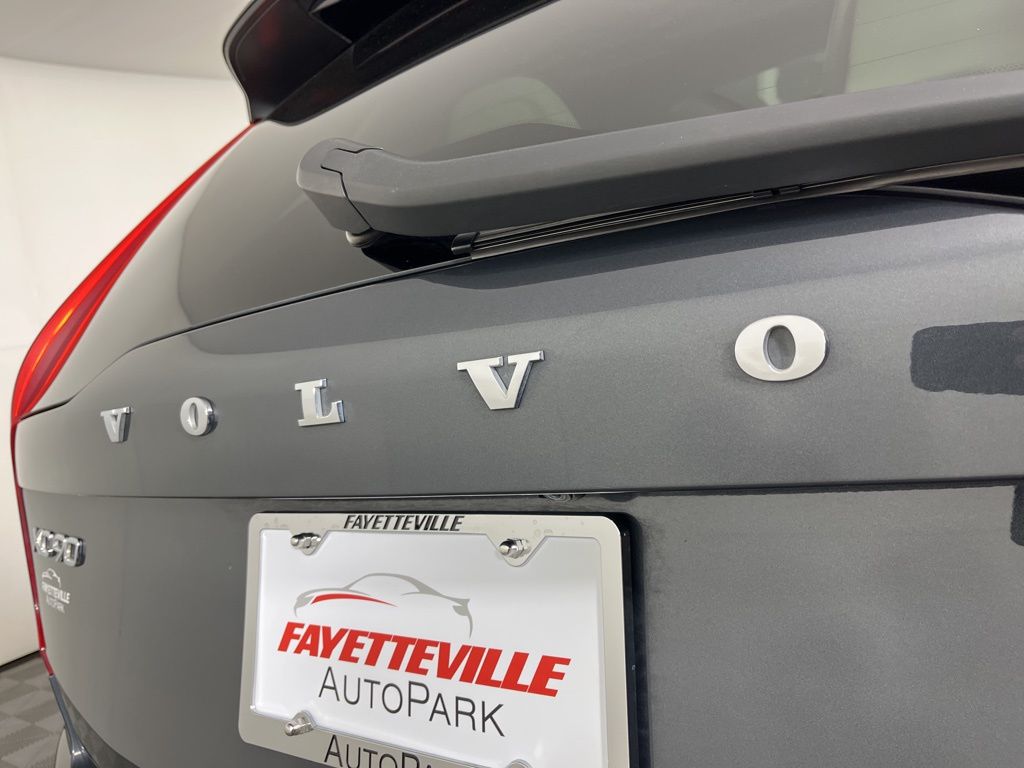 Thumbnail: 2022 Volvo XC90 - 3