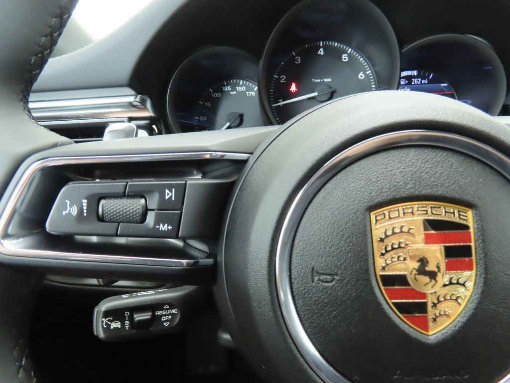 Thumbnail: 2025 Porsche Macan - 14
