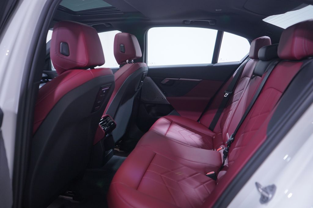 Thumbnail: 2025 BMW 5 Series - 9