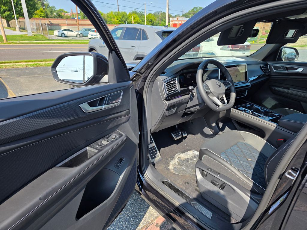 2026 Volkswagen Atlas Cross Sport 2.0T SEL Premium R-Line - 10