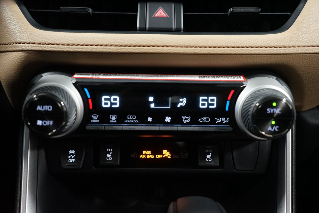 Thumbnail: 2025 Toyota RAV4 - 20