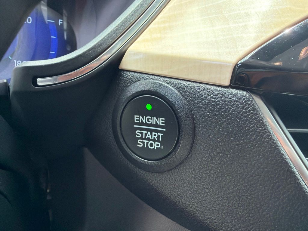 2022 Ford Escape Titanium Hybrid