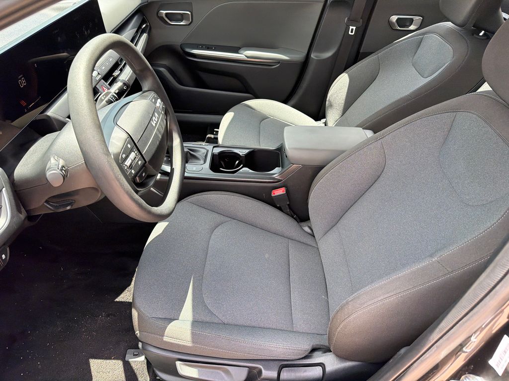 Used 2025 Gray Kia LXS image 9