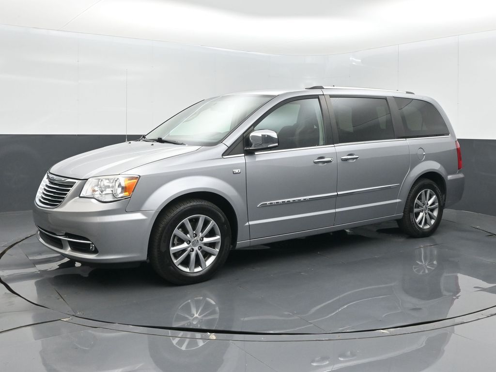 Billet Silver Metallic Clearcoat 2014 Chrysler Town & Country Minivan Front-Wheel Drive 6-Speed Automatic