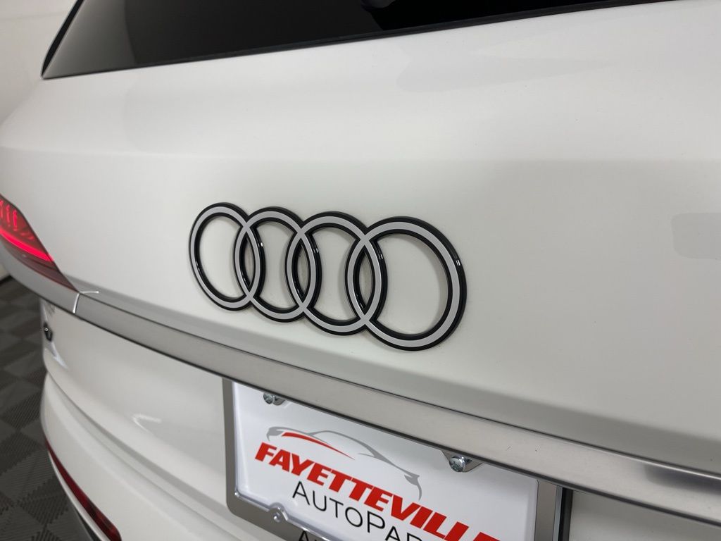 Thumbnail: 2025 Audi Q7 - 16