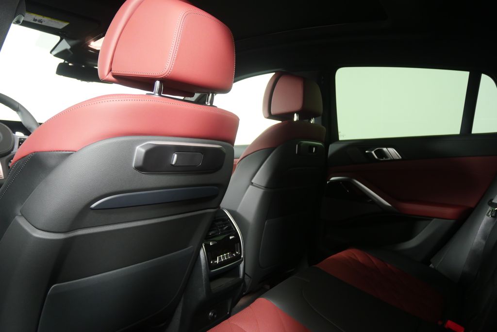 Thumbnail: 2027 BMW X6 - 16