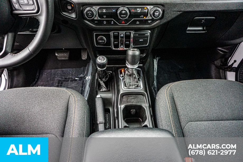 Used 2025 White Jeep Sport S image 43