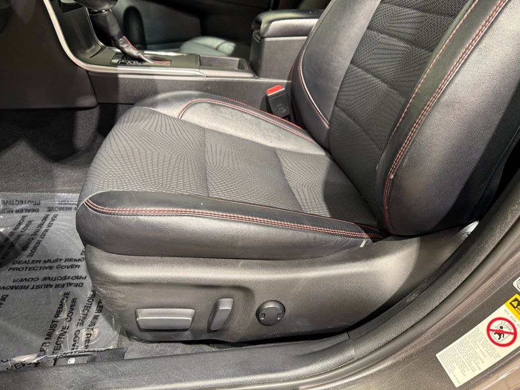 2017 Toyota Camry SE 13