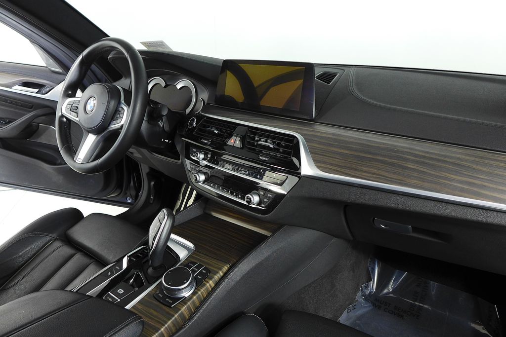 Thumbnail: 2018 BMW 5 Series - 13