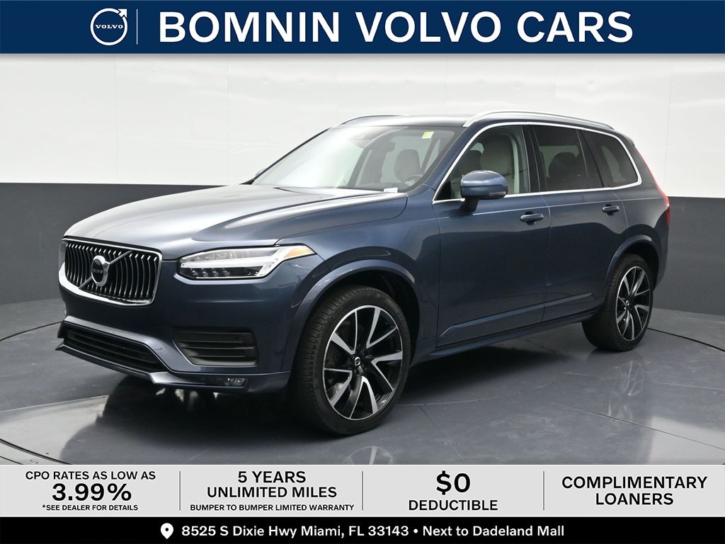 2022 Volvo XC90 T6 Momentum 7-Passenger AWD