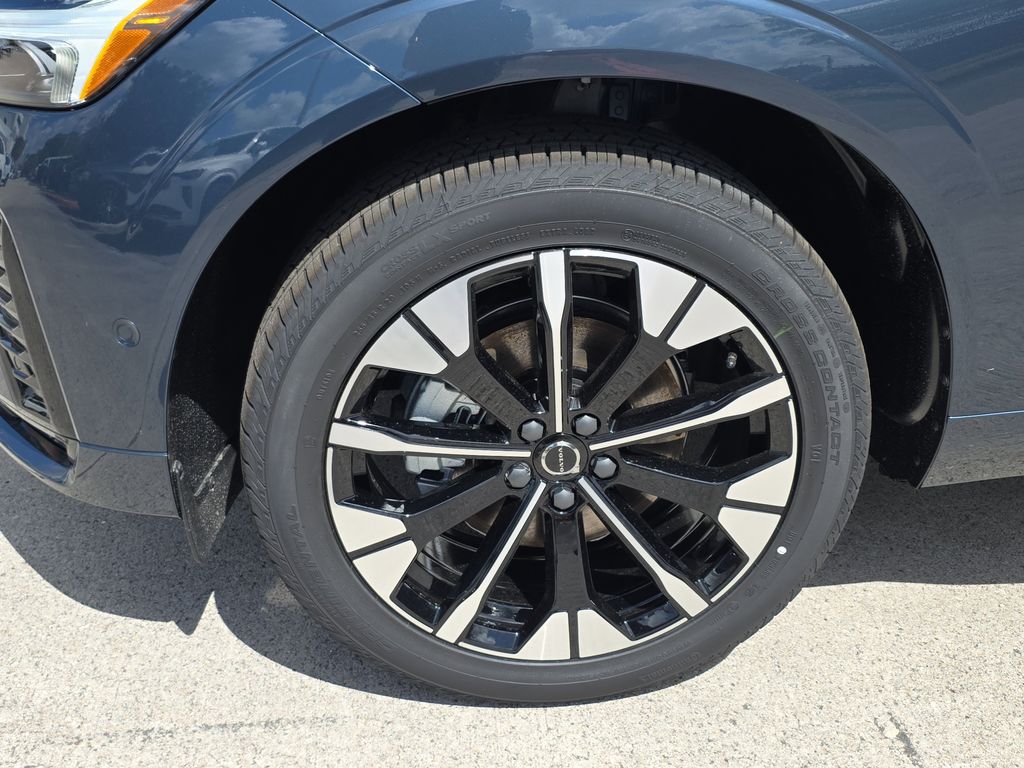 new 2026 Volvo XC60 car, priced at $55,575