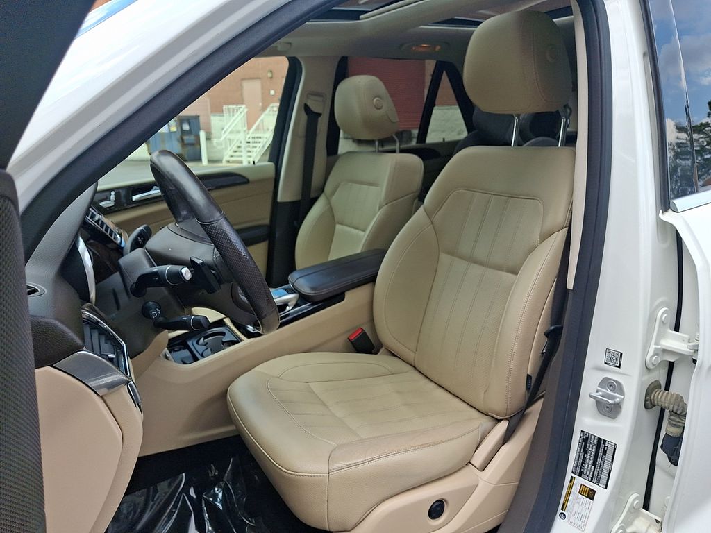 Thumbnail: 2016 Mercedes-Benz GLE - 12