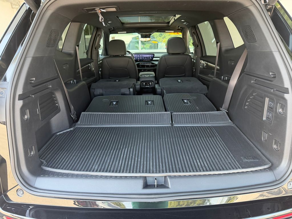 Used 2025 Buick Enclave SUV