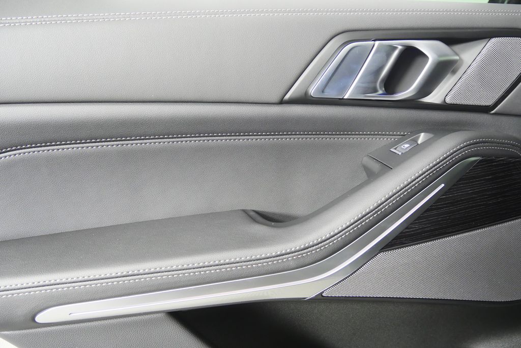 Thumbnail: 2026 BMW X5 - 14