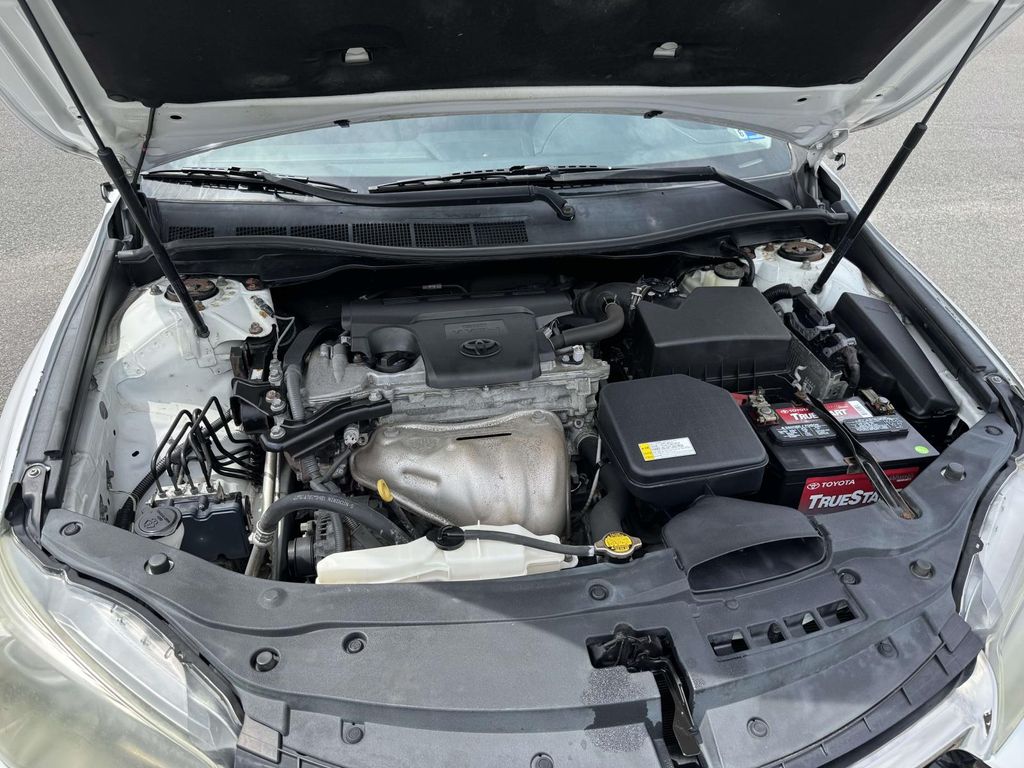 Used 2015 White Toyota SE image 12