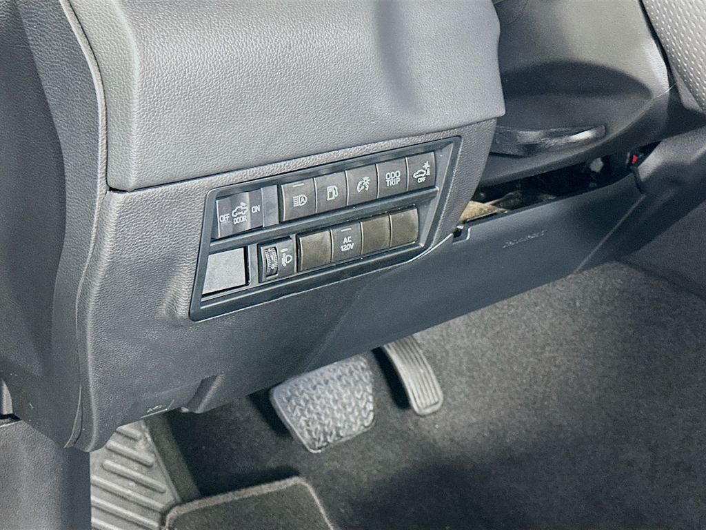 Thumbnail: 2024 Toyota Tundra - 10