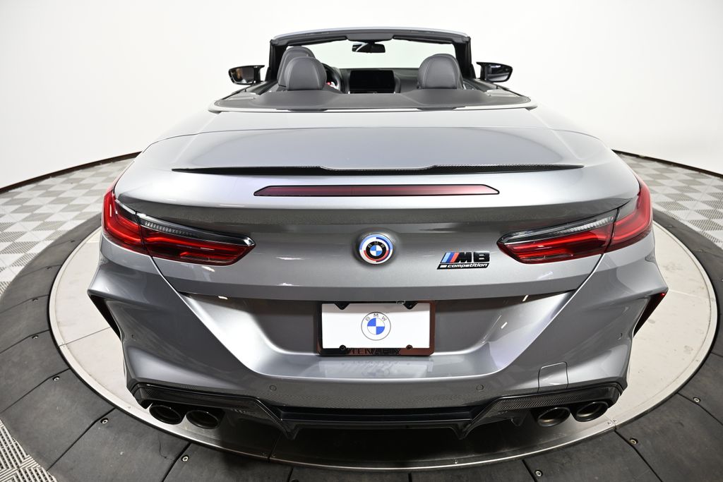 Thumbnail: 2023 BMW M8 - 8