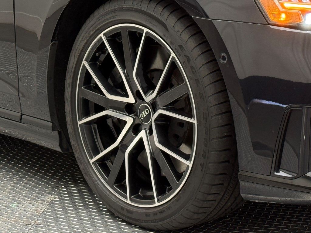 Thumbnail: 2021 Audi A8 - 4