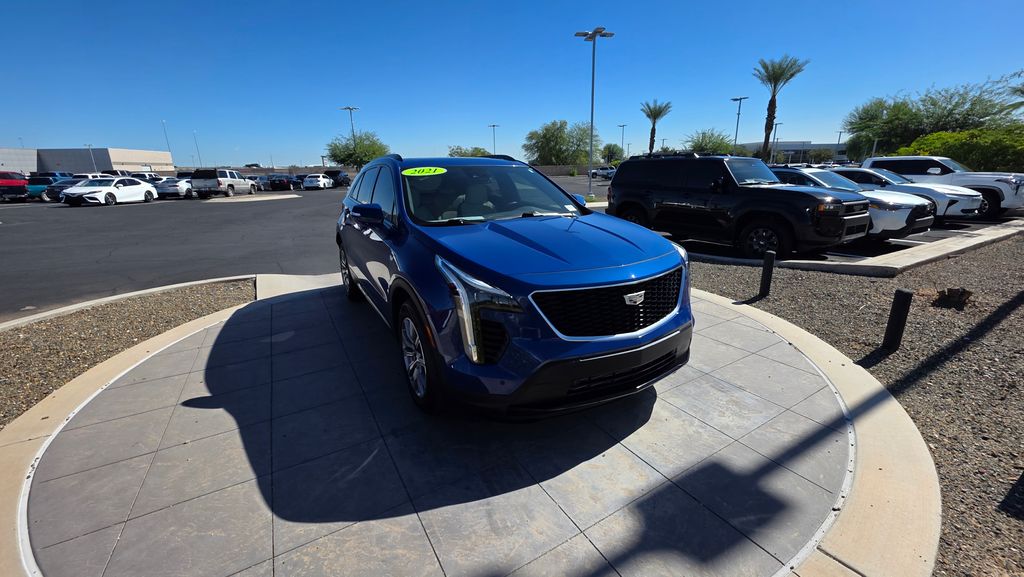 Thumbnail: 2021 Cadillac XT4 - 3