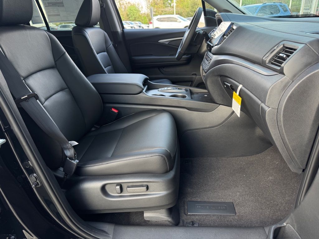 2026 Honda Ridgeline RTL Black at Community Honda