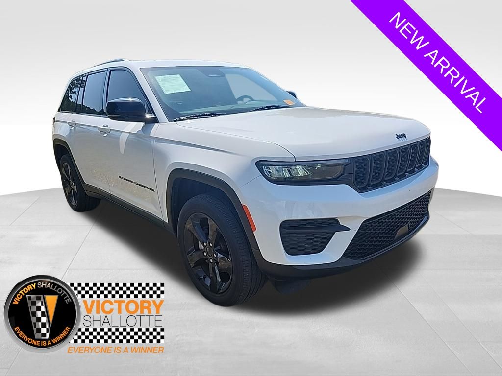 Bright White Clearcoat 2023 Jeep Grand Cherokee SUV / Crossover Four-Wheel Drive 8-Speed Automatic