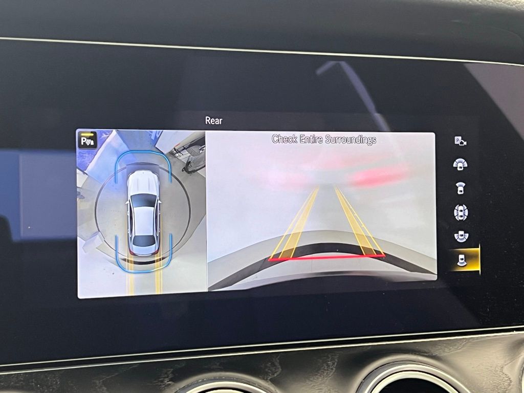 Thumbnail: 2022 Mercedes-Benz E-Class - 15