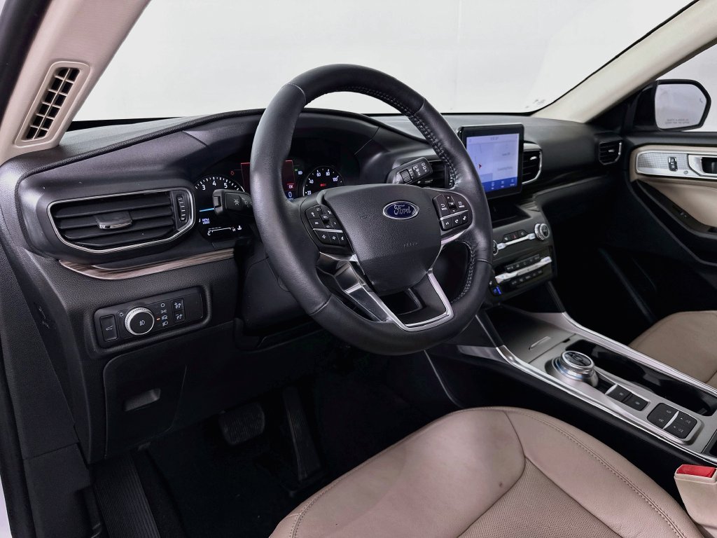 Thumbnail: 2020 Ford Explorer - 9