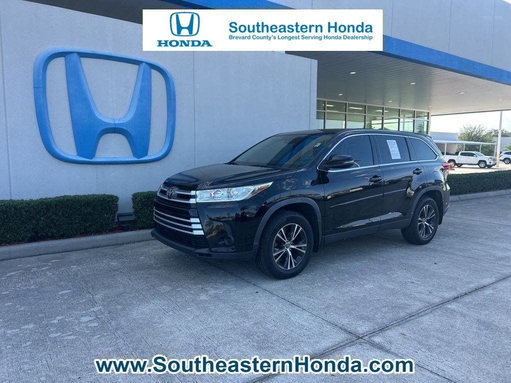 Midnight Black Metallic 2019 Toyota Highlander LE AWD SUV / Crossover All-Wheel Drive 8-Speed Automatic