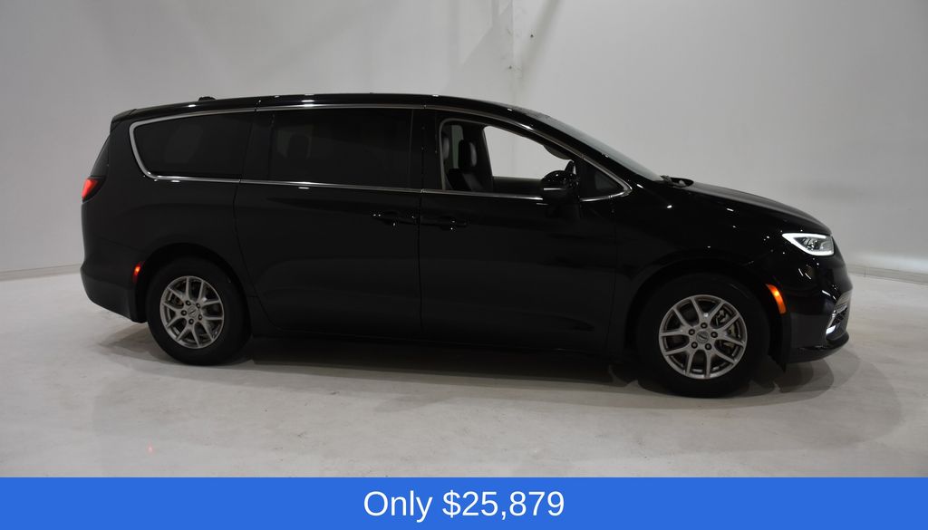 View vehicle photo 3