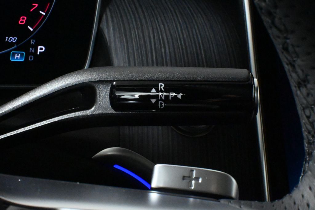 Thumbnail: 2026 Mercedes-Benz GLC - 21