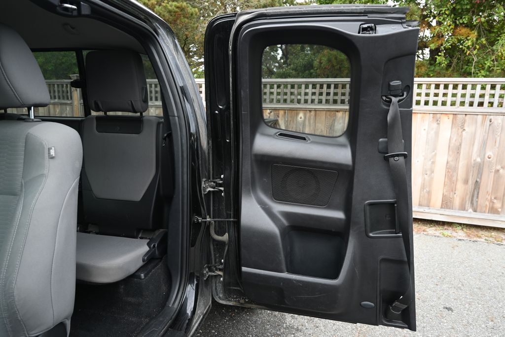 Thumbnail: 2019 Toyota Tacoma - 10