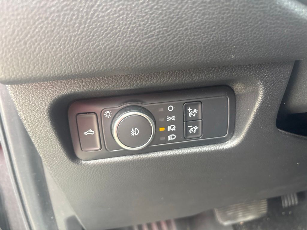 Used 2024 Gray Metallic Ford XLT image 15