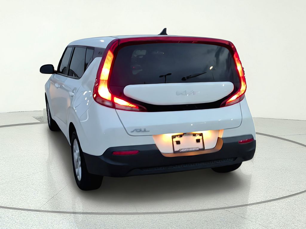 2022 Kia Soul LX White at Gullo Toyota