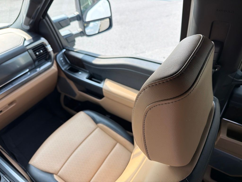 2026 Ford F-350 Super Duty LARIAT