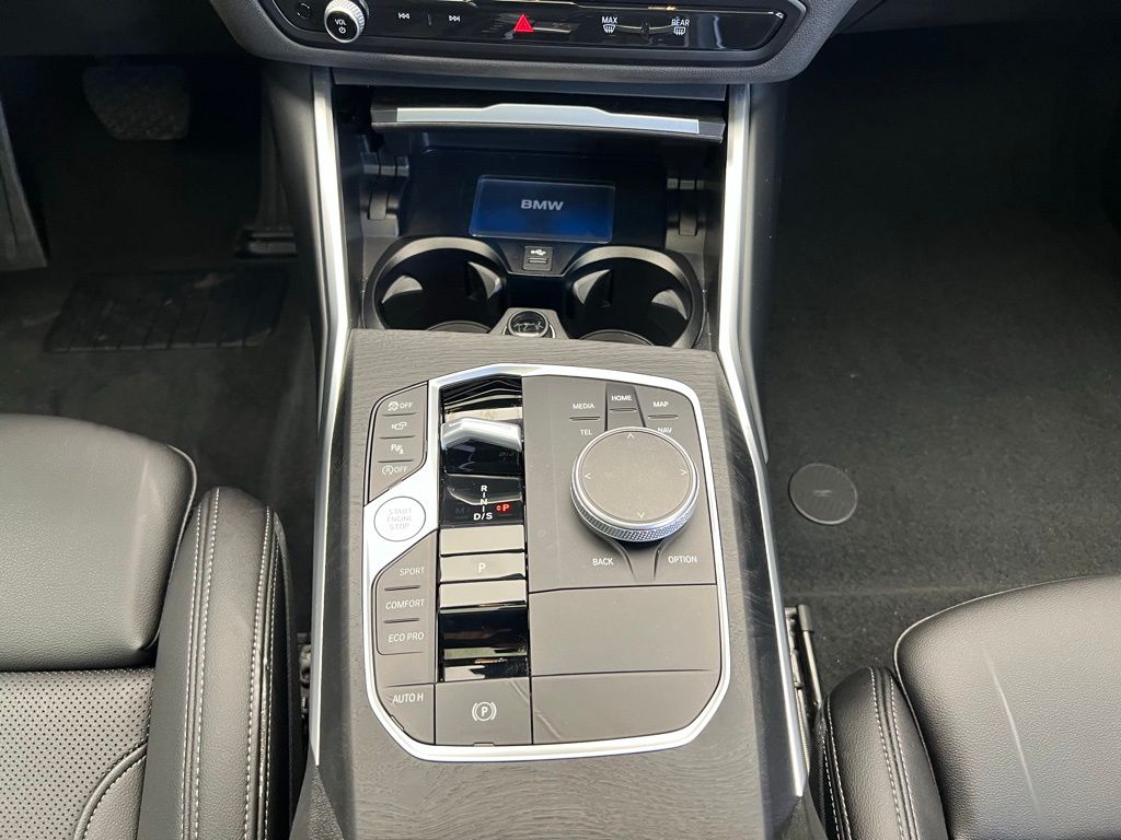 2024 BMW 3 Series 330i 13