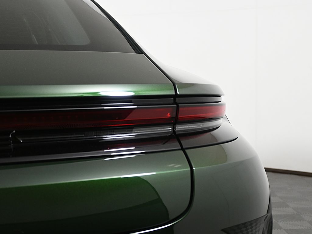 Thumbnail: 2026 Porsche Panamera - 13