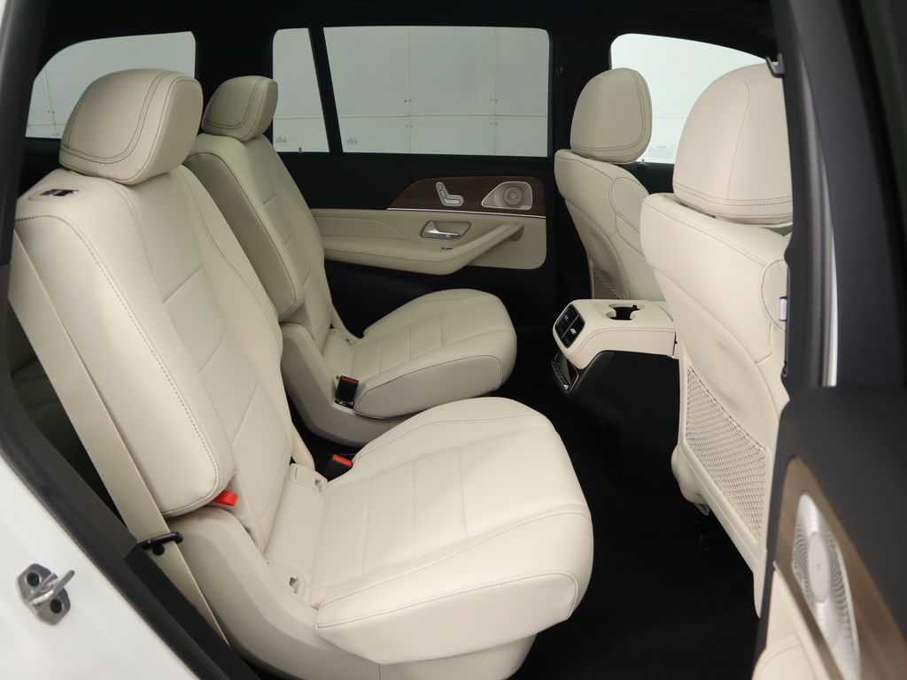 2025 Mercedes-Benz GLS 450 4MATIC 24