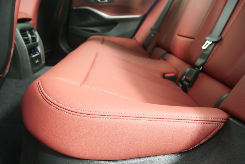 Thumbnail: 2026 BMW 3 Series - 14