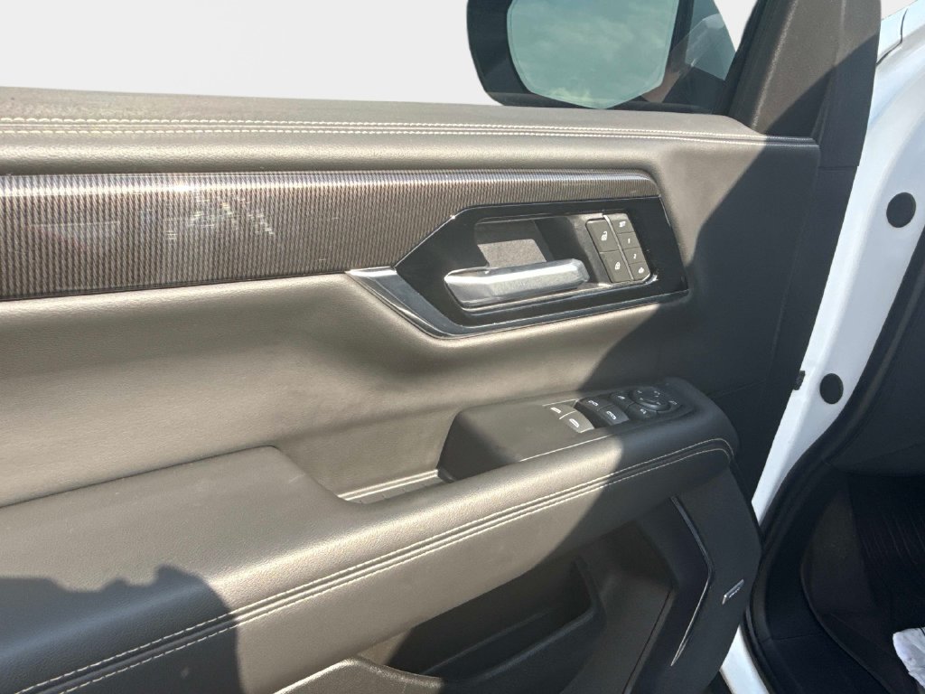 Used 2025 GMC Yukon XL SUV