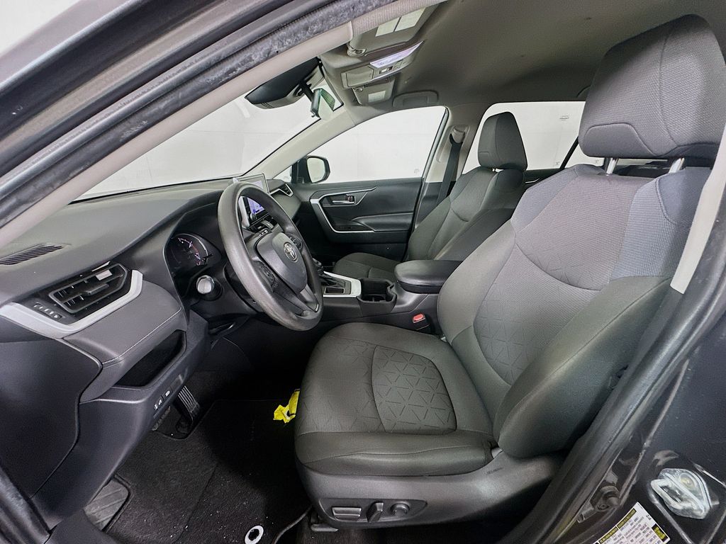Thumbnail: 2023 Toyota RAV4 - 21