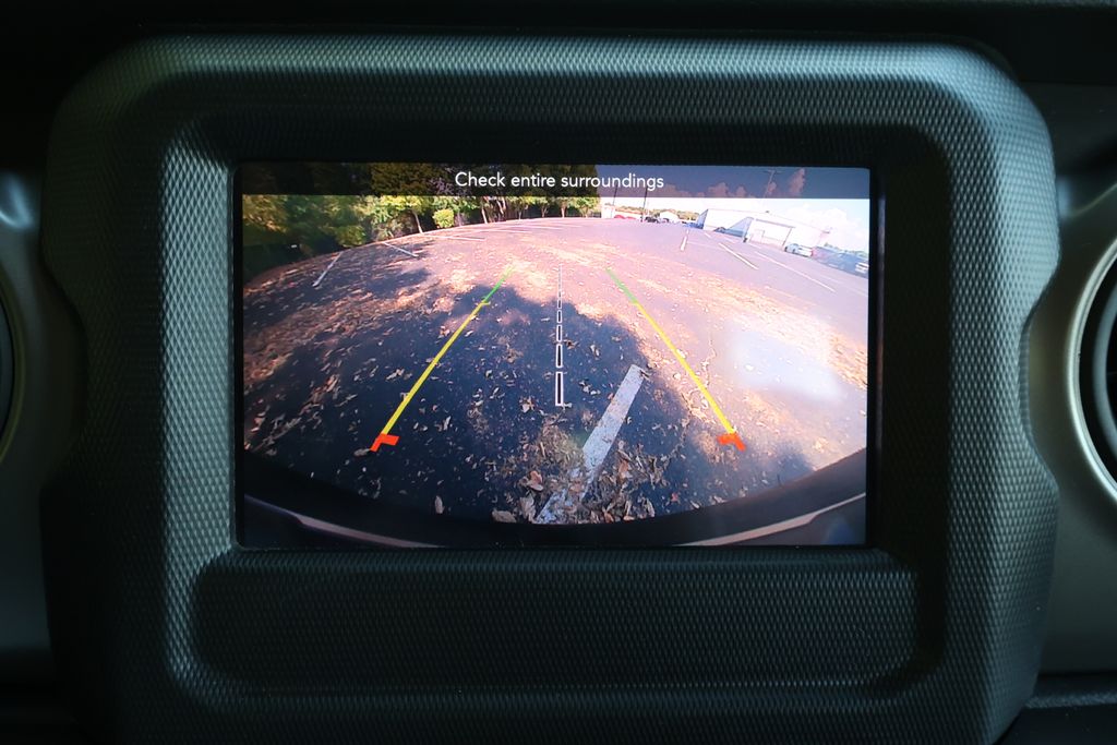 Thumbnail: 2022 Jeep Wrangler - 15