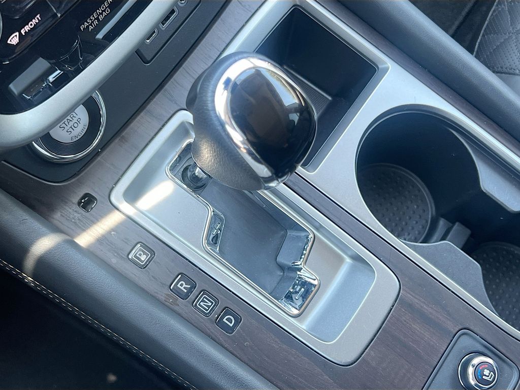 Used 2024 Gray Nissan Platinum image 17