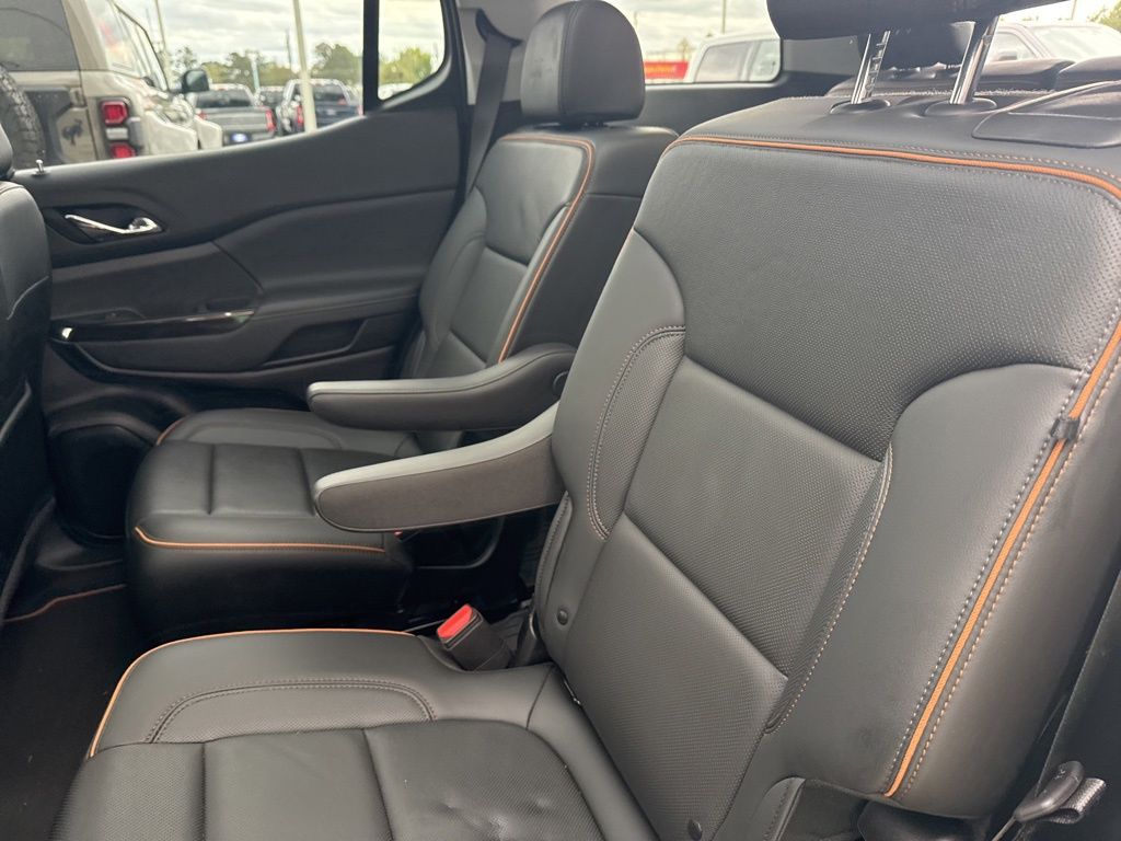 2023 GMC Acadia AWD AT4