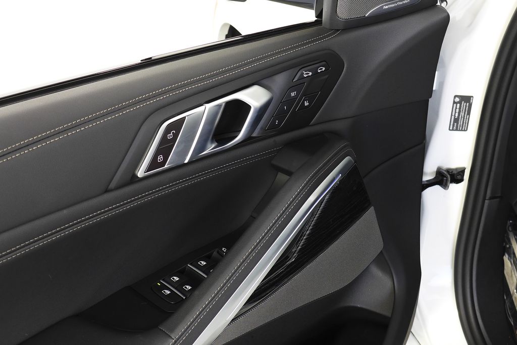 Thumbnail: 2024 BMW X6 - 12