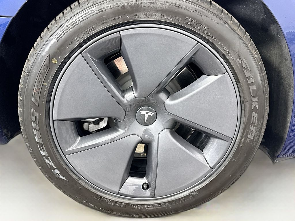 Thumbnail: 2023 Tesla Model 3 - 32