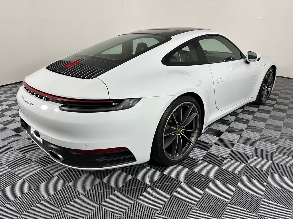 Thumbnail: 2020 Porsche 911 - 10
