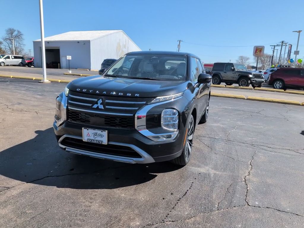 New 2026 Black Mitsubishi SE image 14