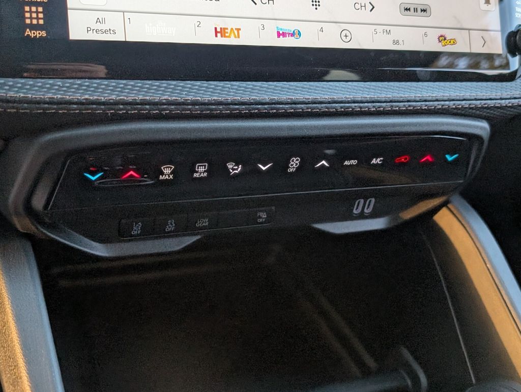 new 2026 Jeep Cherokee car, priced at $39,305